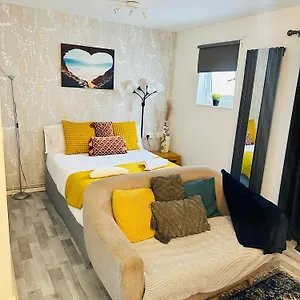 In London, Bethnal Apartment London